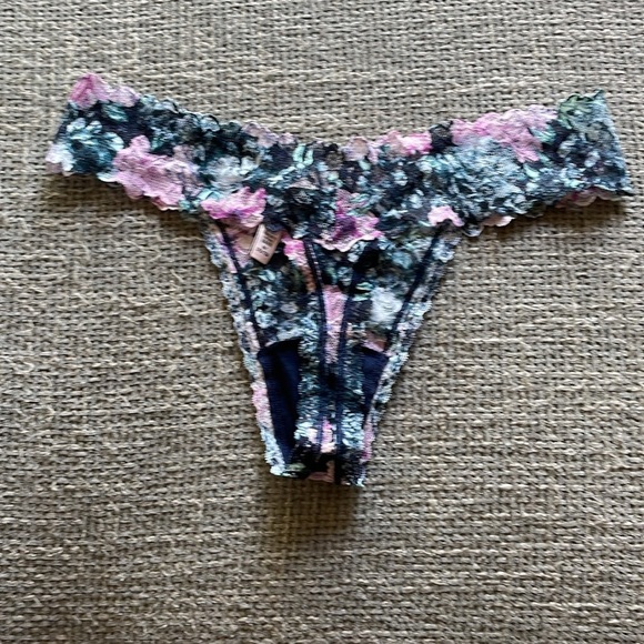 NEW VICTORIA’S SECRET Panty Bundle! - Picture 9 of 13